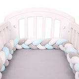 Tour de lit bébé tressé à 2 nattes - Bleu-Blanc-Gris - Mon Doux Cocon